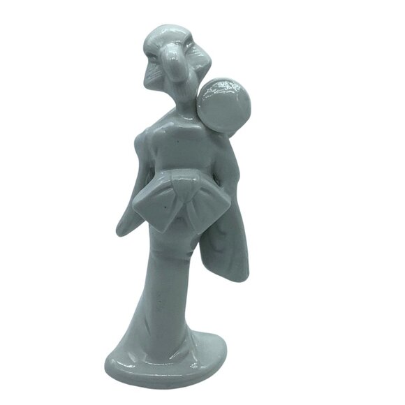 Vtg  Japanese Geisha Figurine White Porcelain 7”  Korea Made Holding Drum - Picture 2 of 4